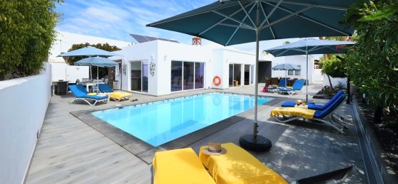 juliet-outside-new-pool-2.jpg Villa rentals in Canary Islands