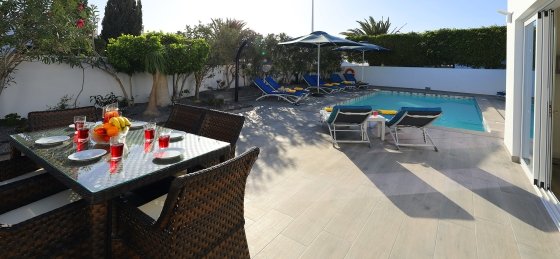 juliet-pool-4.jpg Book a villa holiday in Canary Islands