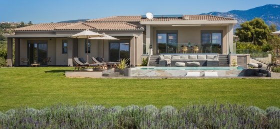 Holiday villas in Svoronata