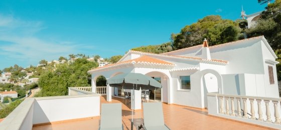 v49_terraza-1-4.jpg Villa rentals in Son Bou