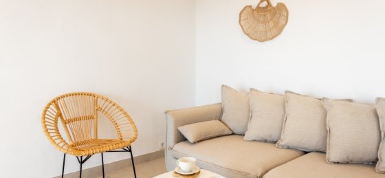 v49b_salon-1-2.jpg Book a villa in Son Bou