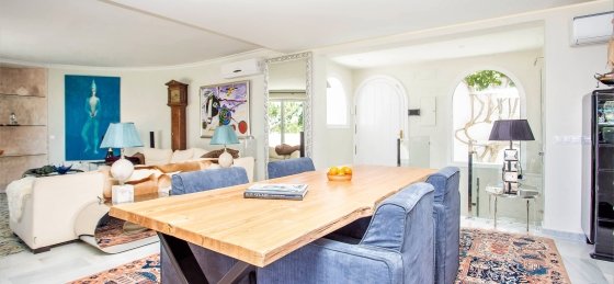 villa-essbereich-innen.jpg Book a villa in Marbella