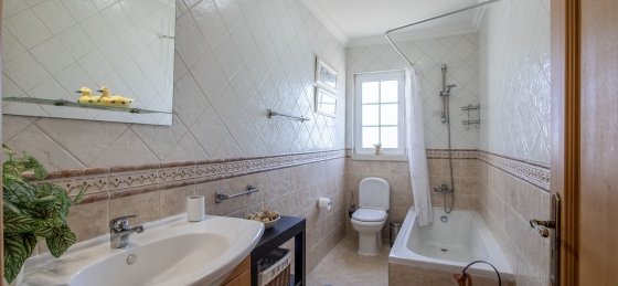 wc_1_partilhada.jpg Villas in Portugal