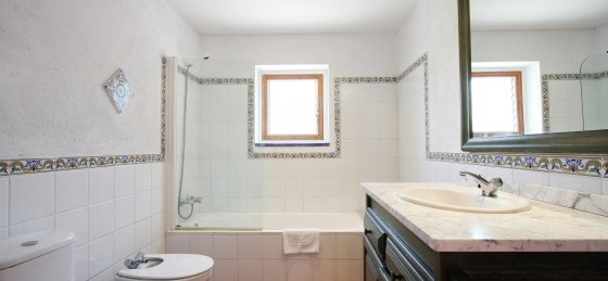 caragola_-_bathroom_2-1_2400x1600.jpg Villa in Spain to rent