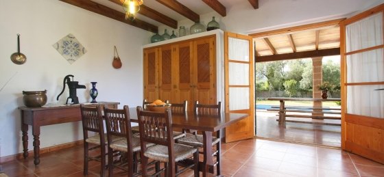 caragola_-_dining_room_1_2400x1600.jpg Villa in Spain to rent