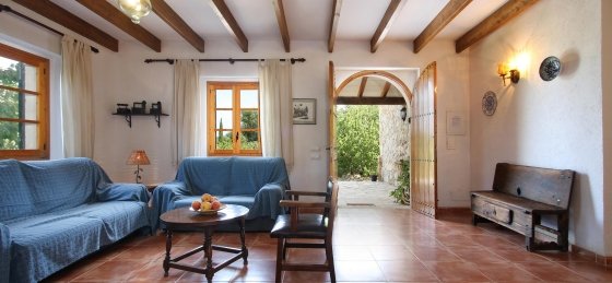 caragola_-_saloon_3_2400x1600.jpg Villa holidays in Pollensa