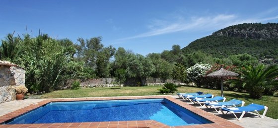 caragola_-_swimming_pool_03_2400x1600.jpg Villa in Balearic Islands to rent