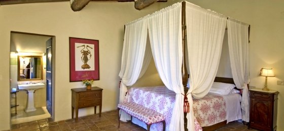 casalesarageto13.jpg Book a villa holiday in Italy