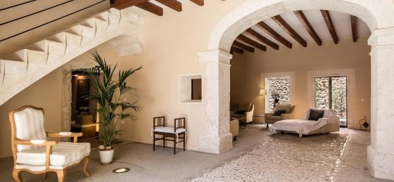 florit_-_interior_3_2400x1600sf17.jpg Book a villa in Sa Pobla