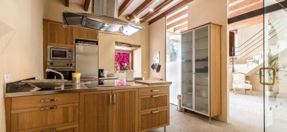 florit_-_kitchen_2_2400x1600sf17.jpg Book a villa holiday in Spain