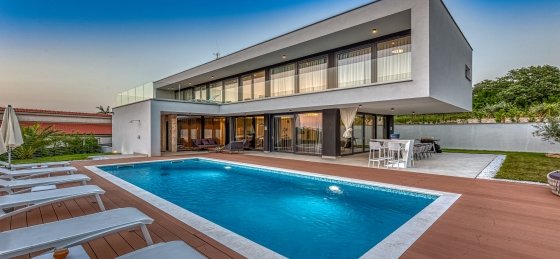 img_0509_aurorahdr2019-edit.jpg Villas in Croatia