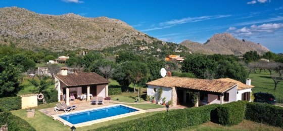juanito_-_z_swimming_pool_01.jpg Villa in Puerto Pollensa to rent