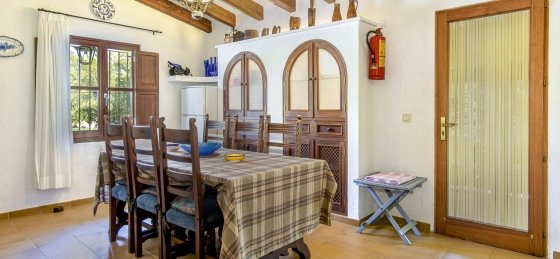 marina_nova_-_dining_room_3_2400x1600.jpg Book a villa holiday in Mallorca