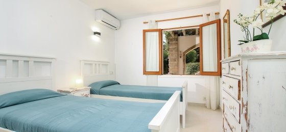 odile_-_bedroom_3-1_2023_2400x1600.jpg Villa in Mallorca to rent