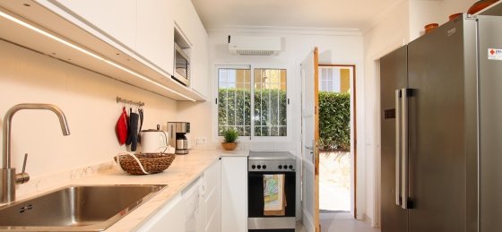 odile_-_kitchen_01_2023_2400x1600.jpg Book a villa in Spain