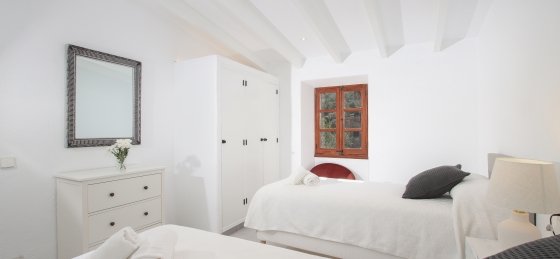 papa_-_bedroom_5-1_2023_sf.jpg Holiday home in Mallorca villa booking