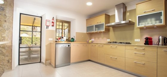 papa_-_kitchen_02_2023_sf.jpg Book a villa holiday in Mallorca