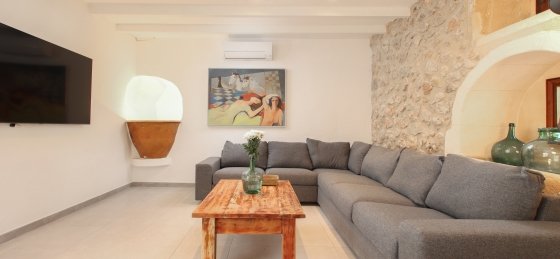 papa_-_saloon_02_2023_sf.jpg Holiday villas in Spain