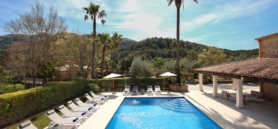 papa_-_swimming_pool_ds_03_2023_sf.jpg Villas in Pollensa