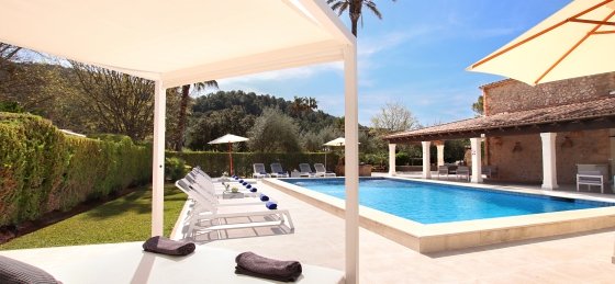 papa_-_swimming_pool_ds_07_2023_sf.jpg Book a villa in Spain