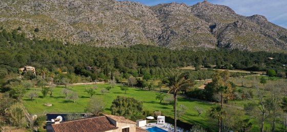 papa_-_swimming_pool_ds_09_2023_sf.jpg Book a villa holiday in Mallorca