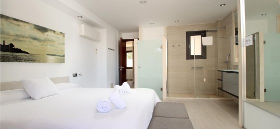 cavall_-_bedroom_2-2_2023_2400x1600.jpg Book a villa holiday in Cala San Vicente