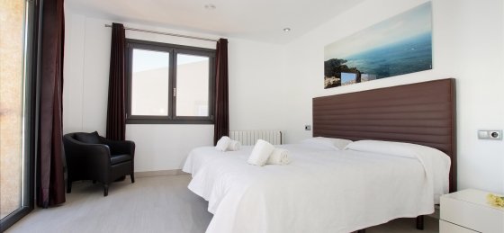 cavall_-_bedroom_3-1_2023_2400x1600.jpg Holiday villas in Spain