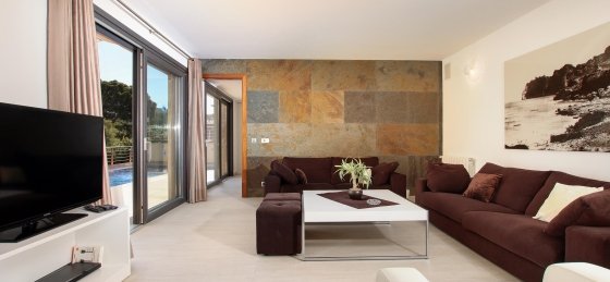 cavall_-_saloon_03_2023_2400x1600.jpg Book a villa in Mallorca