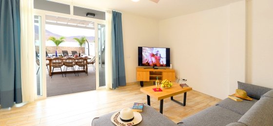 villa_bella-bottom_lounge-3.jpg Book a villa in Spain