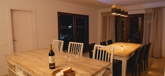 villa_vista_reina_-_dining_table.jpg Holiday villas in Canary Islands