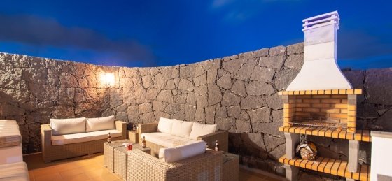 villa_vista_rey_-_outdoor_barbeque_night.jpg Book a villa holiday in Spain