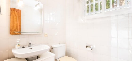 xiprer_-_bathroom_2-1_2400x1600.jpg Holiday villas in Spain