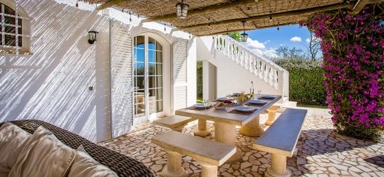 family-pool-beach-house-in-albufeira-with-huge-garden-tripwix-pt-0030.jpg Villa rentals in Albufeira