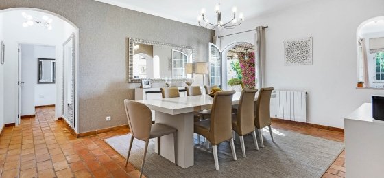 family-pool-beach-house-in-albufeira-with-huge-garden-tripwix-pt-0080.jpg Book a villa in Albufeira