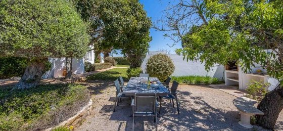 family-pool-beach-house-in-albufeira-with-huge-garden-tripwix-pt-0100.jpg Villa in Albufeira to rent