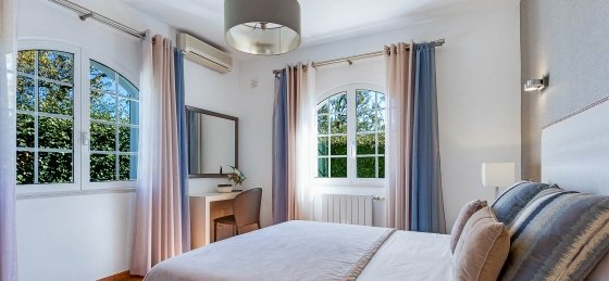 family-pool-beach-house-in-albufeira-with-huge-garden-tripwix-pt-0160.jpg Villa in Algarve to rent