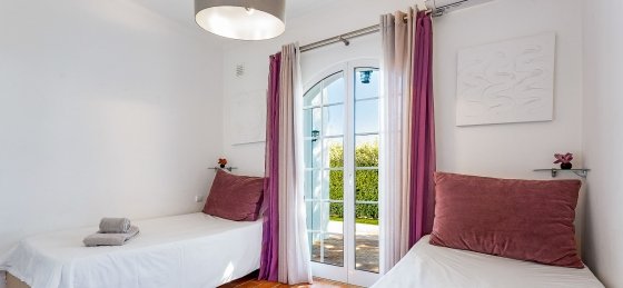 family-pool-beach-house-in-albufeira-with-huge-garden-tripwix-pt-0220.jpg Book a villa in Algarve