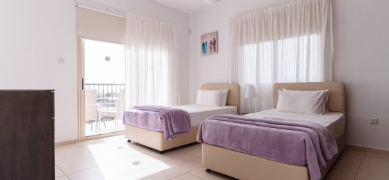 Book a villa holiday in Coral Bay