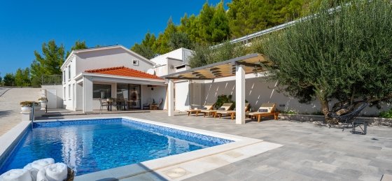 2.jpg Villa in Omis to rent