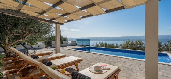 5.jpg Book a villa in Omis