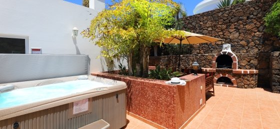 antares-jaccuzi-1.jpg Villa rentals in Spain