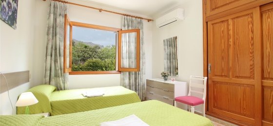mar_-_bedroom_2-1_2400x1600.jpg Villas in Pollensa