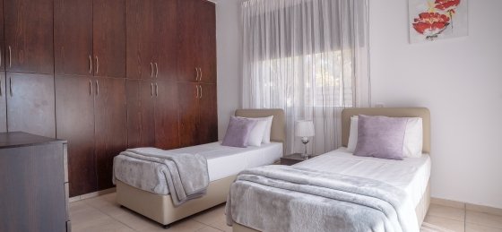 Book a villa in Coral Bay