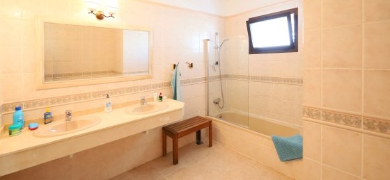 matagorda_beach-marianna-bathroom-1a.jpg Villa in Puerto del Carmen to rent